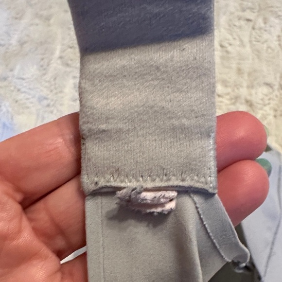 Victoria's Secret Light Gray Bra 34D - Picture 4 of 4